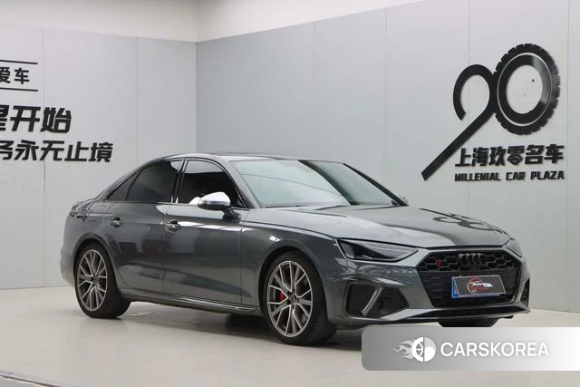 Audi S4 2024 Темно-серый из Китая, фото 2