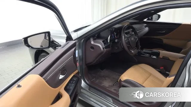 Lexus ES300h 7th generation 2021 Цвет тростника из Кореи, фото 2