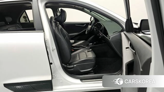 Kia Di Ol Nu Niro 2022 Белый из Кореи, фото 2