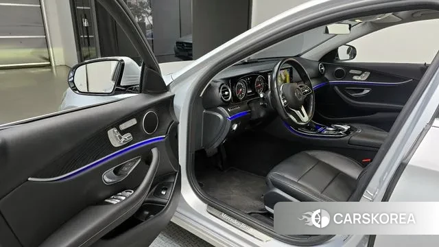 Mercedes-Benz E-Class W213 2020 Серебристо-серый из Кореи, фото 2
