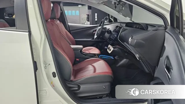 Toyota Prius 4th Generation 2018 Белый из Кореи, фото 2