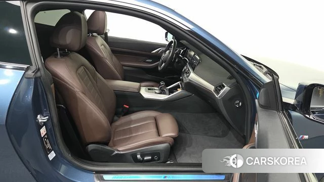 BMW 4 Series (G22) 2023 Синий из Кореи, фото 2