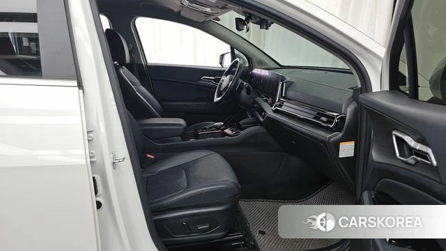 Kia Sportage 5th Generation Hybrid 2023 Белый из Кореи, фото 2