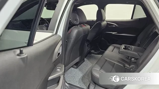 Chevrolet (GM Daewoo) Trax Crossover 2025 Белый из Кореи, фото 2