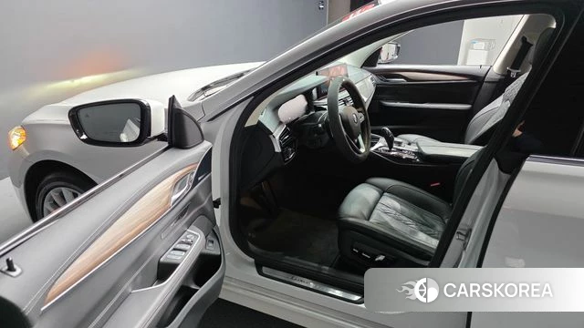 BMW 6 Series GT (G32) 2023 Белый из Кореи, фото 2