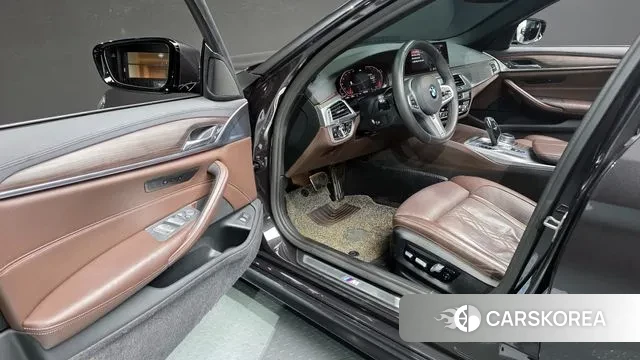 BMW 5 Series (G30) 2020 Серый из Кореи, фото 2