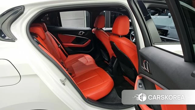 BMW 1 Series (F40) 2022 Белый из Кореи, фото 2