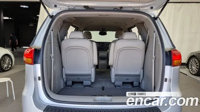Kia All New Carnival 2018 Серебристо-серый из Кореи, фото 2