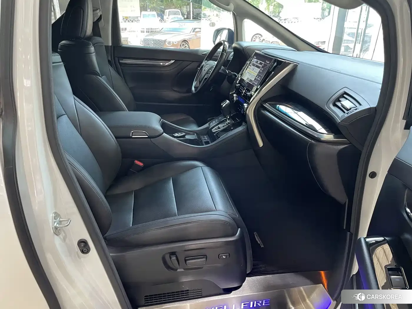 Toyota Vellfire 2021 Белый из Китая, фото 2