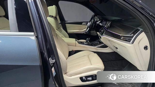 BMW X7 (G07) 2021 Серый из Кореи, фото 2