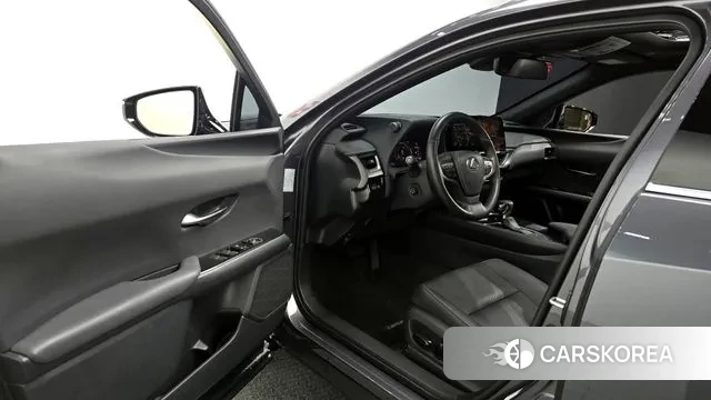 Lexus UX250h 2023 Серый из Кореи, фото 2