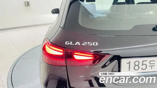 Mercedes-Benz GLA - Class H247 2024 Черный из Кореи, фото 2