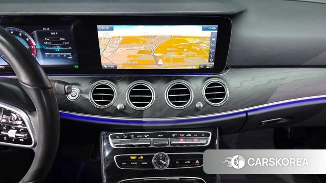 Mercedes-Benz E-Class W213 2020 Белый из Кореи, фото 2