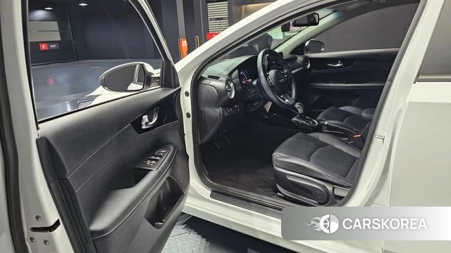 Kia The New K3 2nd generation 2022 Белый из Кореи, фото 2