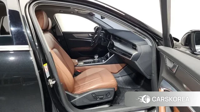 Audi A6 (C8) 2021 Черный из Кореи, фото 2