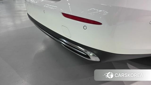 Mercedes-Benz E-Class W214 2024 Белый из Кореи, фото 2