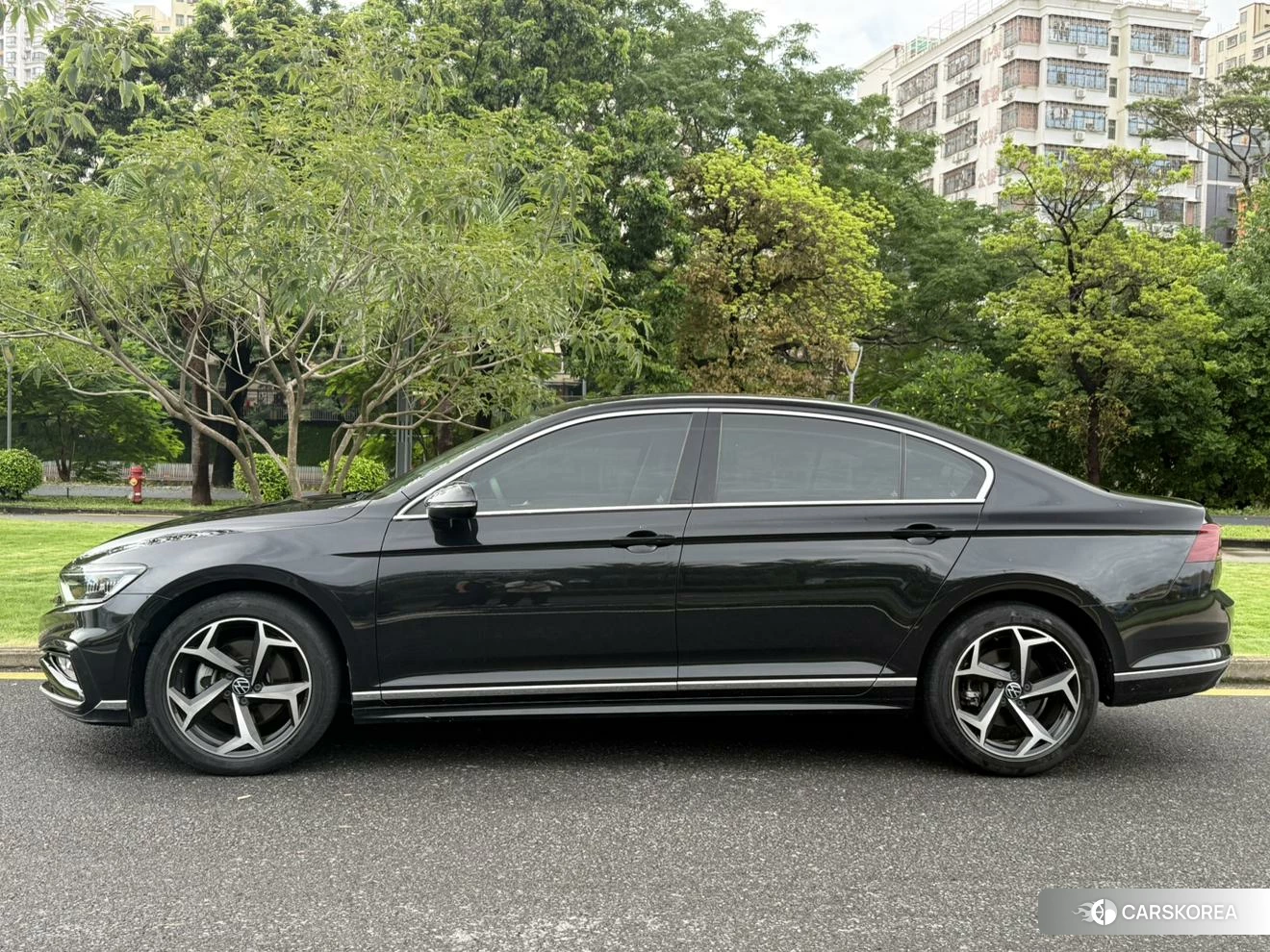 Volkswagen Magotan 2022 Черный из Китая, фото 2