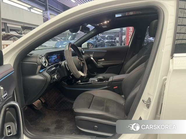 Mercedes-Benz Class A 2023 Белый из Китая, фото 2