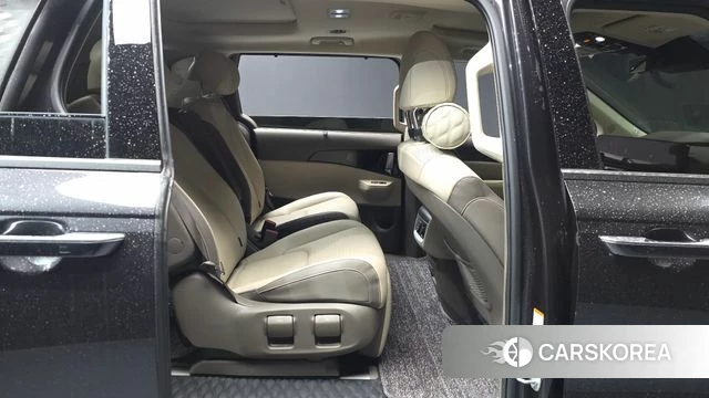 Kia The New Carnival 4th Generation 2023 Серый из Кореи, фото 2