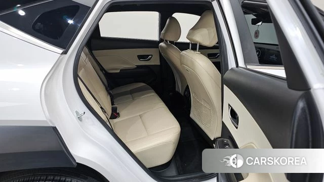 Hyundai Kona (SX2) 2023 Белый из Кореи, фото 2