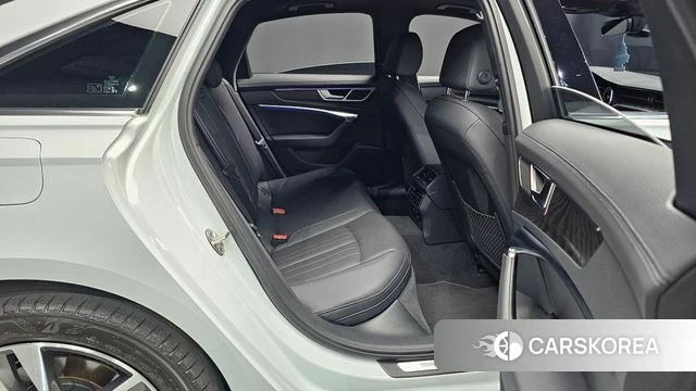 Audi A6 (C8) 2023 Белый из Кореи, фото 2