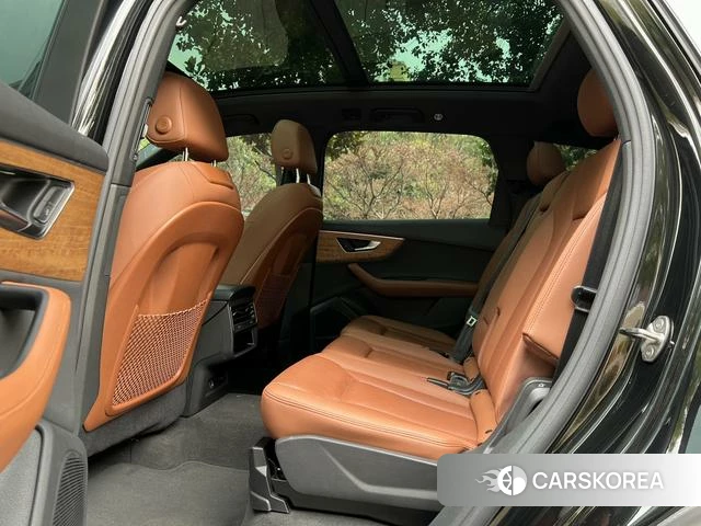 Audi Q7 2023 Черный из Китая, фото 2