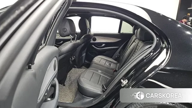 Mercedes-Benz E-Class W213 2020 Черный из Кореи, фото 2