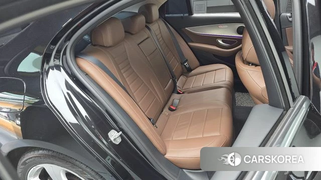 Mercedes-Benz E-Class W213 2018 Черный из Кореи, фото 2
