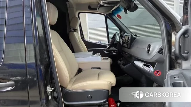 Mercedes-Benz Sprinter 2023 Черный из Кореи, фото 2