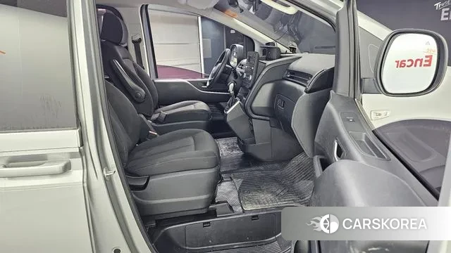 Hyundai Staria 2022 Серебряный из Кореи, фото 2