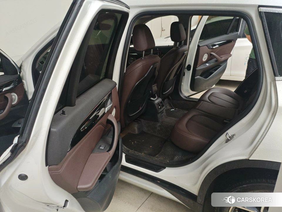 BMW X1 2021 Белый из Китая, фото 2