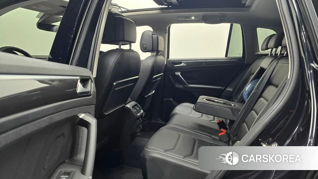Volkswagen Tiguan second Generation 2018 Черный из Кореи, фото 2