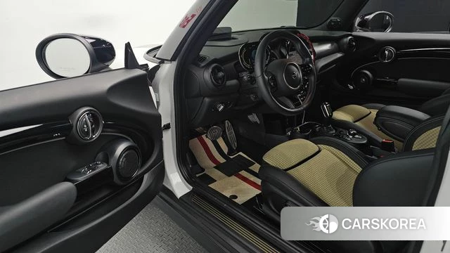 Mini Cooper Electric 2023 Белый из Кореи, фото 2