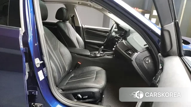 BMW 5 Series (G30) 2018 Синий из Кореи, фото 2