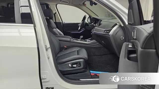 BMW X7 (G07) 2022 Белый из Кореи, фото 2