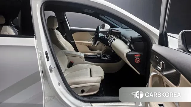 Mercedes-Benz A-Class W177 2024 Белый из Кореи, фото 2