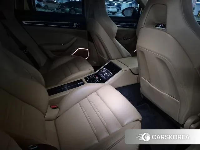 Porsche Panamera (971) 2020 Серебристо-серый из Кореи, фото 2