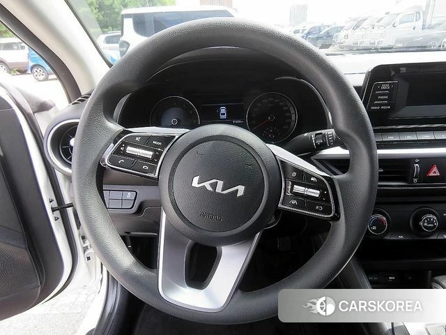 Kia The New K3 2nd generation 2021 Белый из Кореи, фото 2