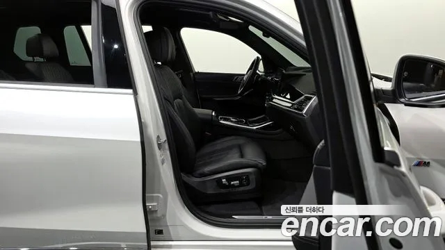 BMW X7 (G07) 2024 Белый из Кореи, фото 2