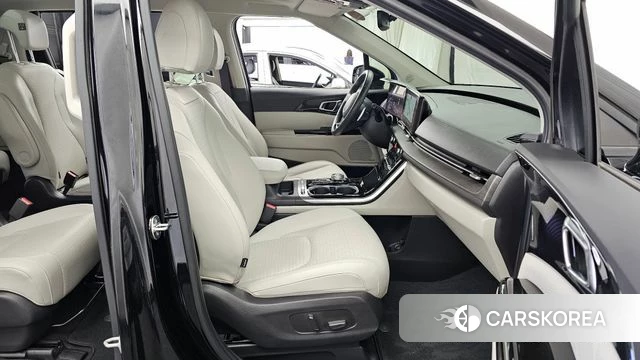 Kia Carnival 4th generation 2023 Черный из Кореи, фото 2