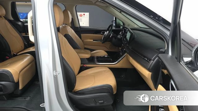 Kia Carnival 4th generation 2022 Серебряный из Кореи, фото 2