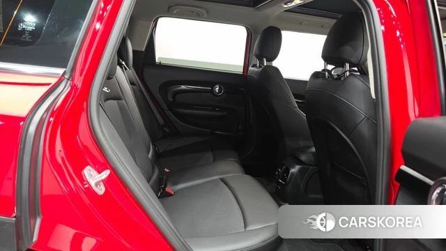 Mini Cooper Clubman 2023 Красный из Кореи, фото 2