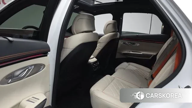 Genesis GV70 2025 Белый из Кореи, фото 2