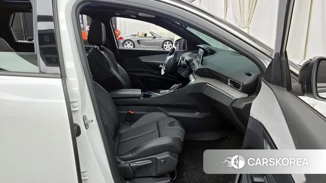 Peugeot 5008 second generation 2022 Белый из Кореи, фото 2