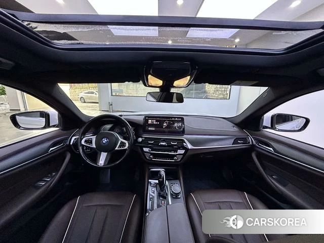 BMW 5 series PHEV 2022 Белый из Китая, фото 2