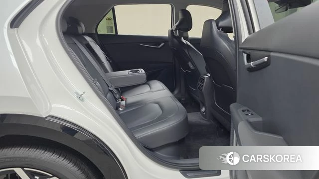 Kia Di Ol Nu Niro 2025 Белый из Кореи, фото 2