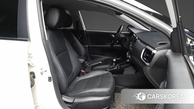 Kia Stonic 2018 Белый из Кореи, фото 2