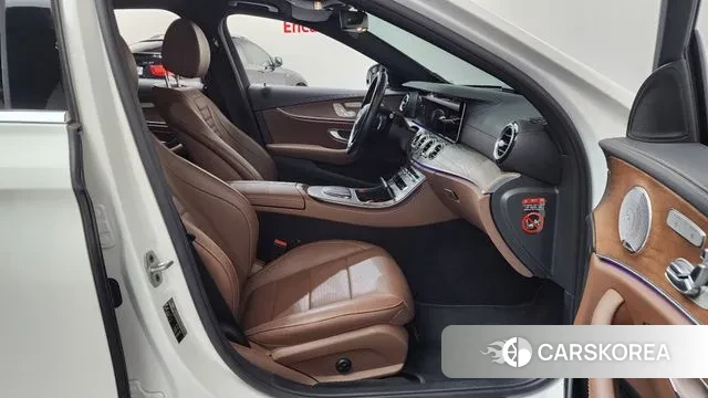 Mercedes-Benz E-Class W213 2020 Белый из Кореи, фото 2