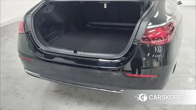 Mercedes-Benz E-Class W214 2025 Черный из Кореи, фото 2