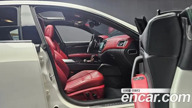 Maserati Ghibli id 2697608 из Кореи 2